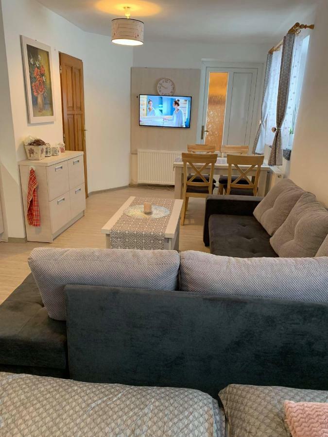 Apartman Filipovice S Letni Terasou Exterior photo